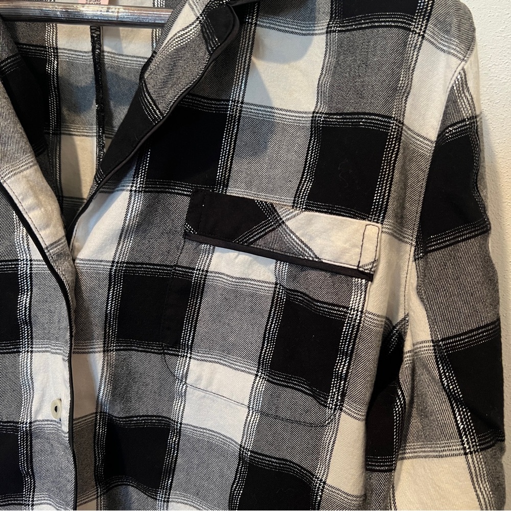 Victoria’s Secret Plaid Pajama Romper Size Large Metallic Threads - Picture 5 of 11